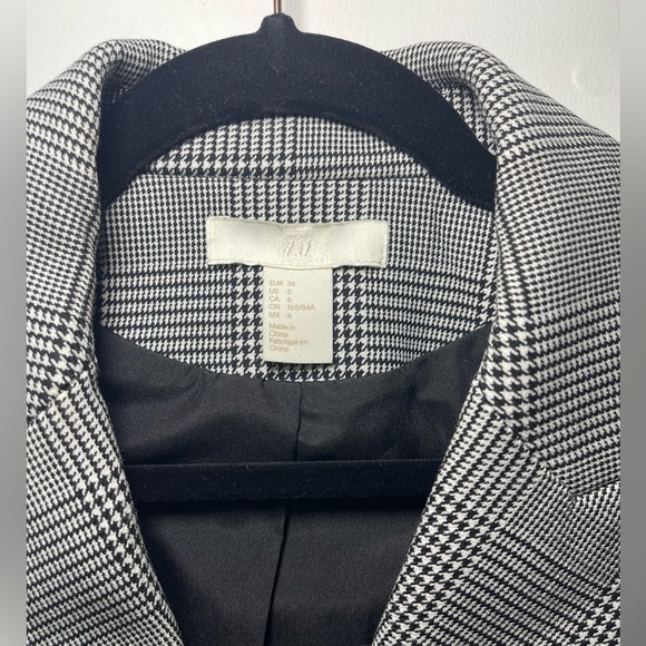 H&M Women’s Double Breasted Woven Fitted Lined Blazer in size 6 - Picture 6 of 8